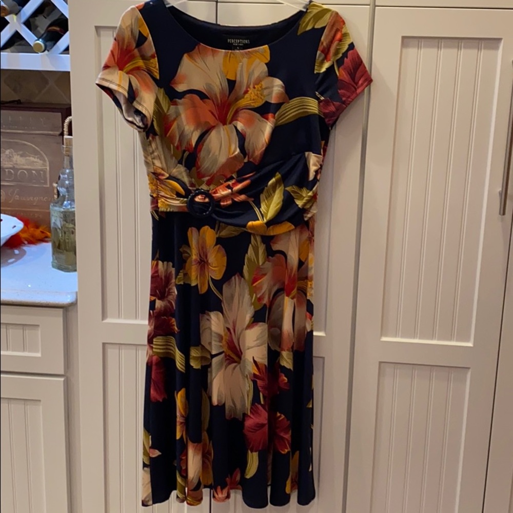 Perceptions floral dress size 10